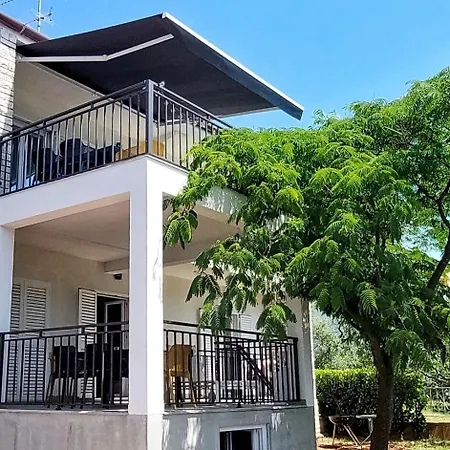 Korni Apartment *